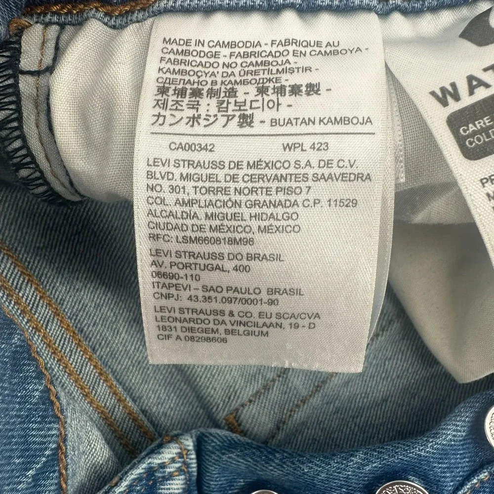 Levis ***visible stain